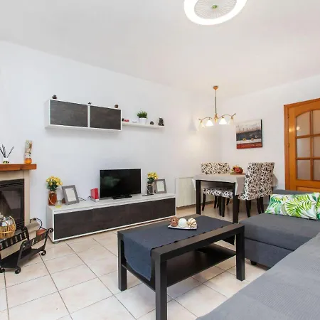 Zefir By Interhome *
